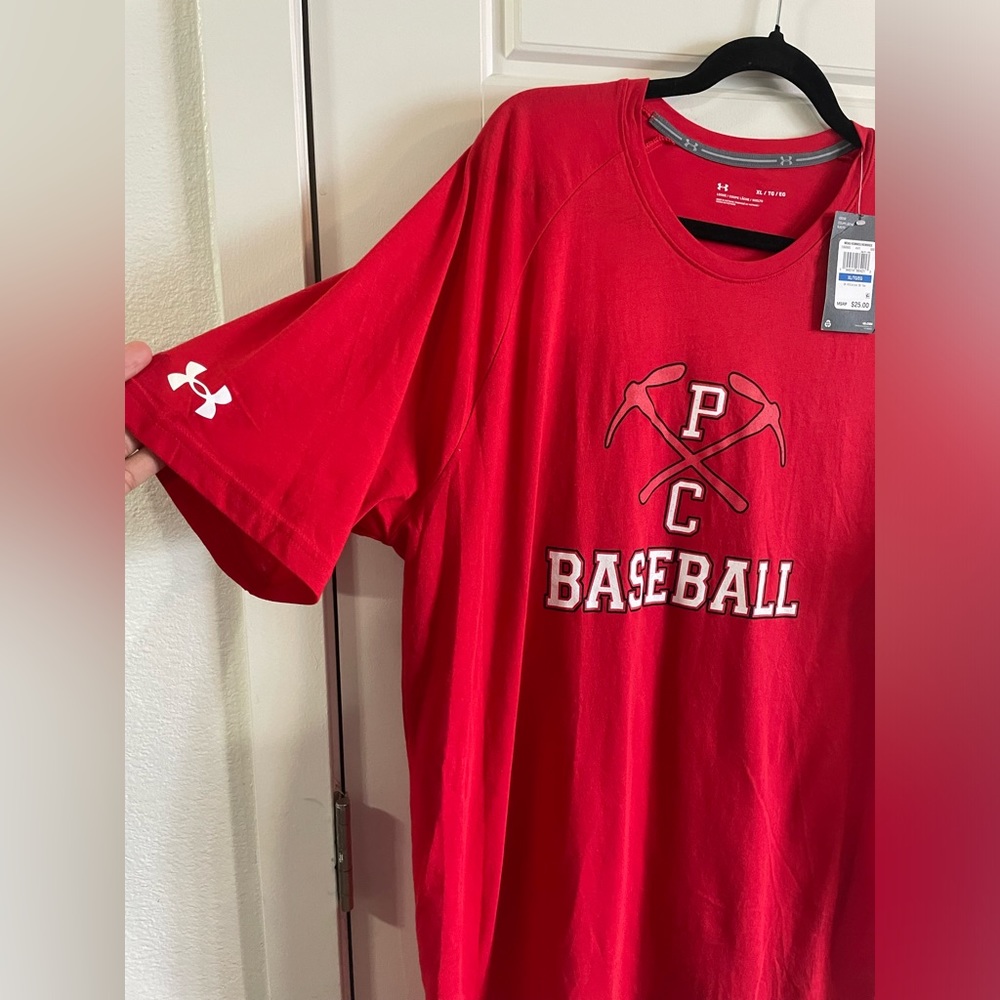 NWT Under Armour Loose Red Short Sleeve Shirt Men Baseball P/C Print Size XL - Picture 3 of 10